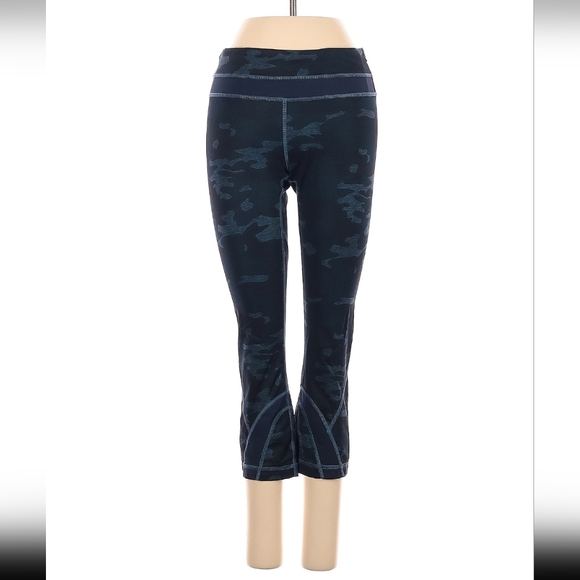 Lululemon Athletica Blue Leggings Size 4 Low rise waist with back pocket - Picture 2 of 4